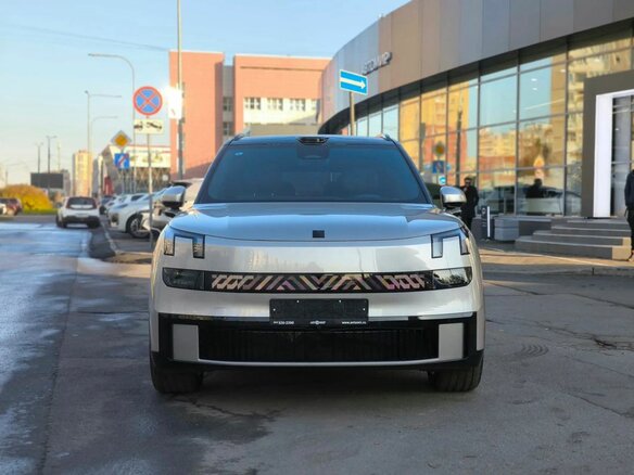 2026 Lynk & Co 900, серый, 7800000 рублей - вид 4