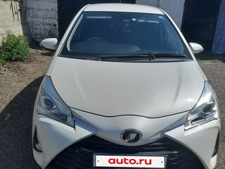 2019 Toyota Vitz III (XP130) Рестайлинг, белый, 1020000 рублей, вид 1