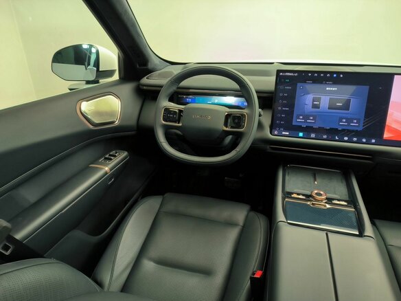2025 Lynk & Co 900, белый, 8430000 рублей - вид 13