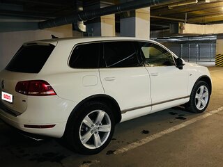 2010 Volkswagen Touareg II, белый, 2000000 рублей, вид 5