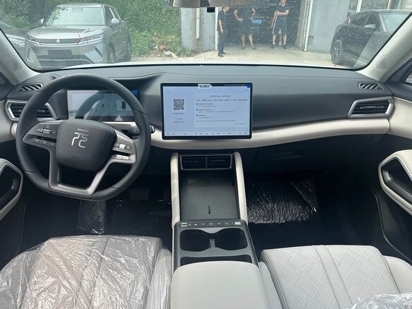 2026 BYD Yuan Up 45.12 kWh, белый, 2100000 рублей - вид 7