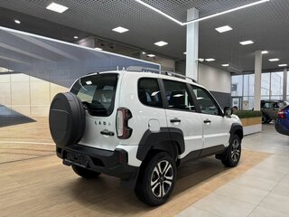 2026 Lada (ВАЗ) Niva Travel I Рестайлинг, белый, 1789000 рублей, вид 3