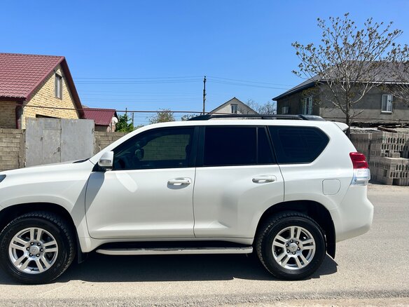 2011 Toyota Land Cruiser Prado 150 Series, белый, 2800000 рублей - вид 7
