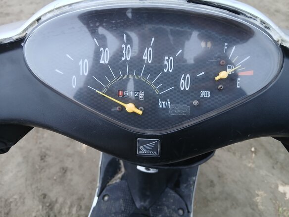 2023 Honda Dio, серебристый, 48000 рублей - вид 2