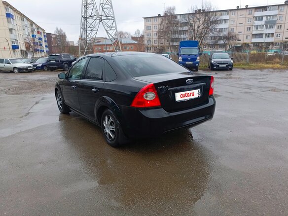 2010 Ford Focus II Рестайлинг, чёрный, 700000 рублей - вид 6