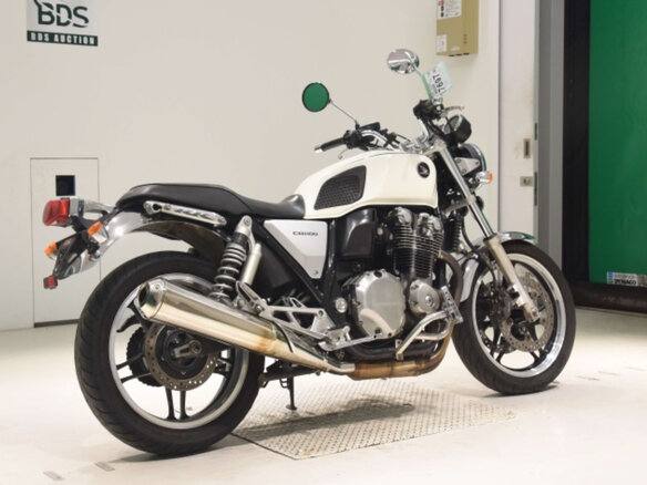 2010 Honda CB 1100, белый, 360000 рублей - вид 4