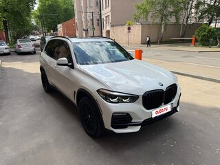 2019 BMW X5 40i IV (G05/G18), белый, 6500000 рублей, вид 2