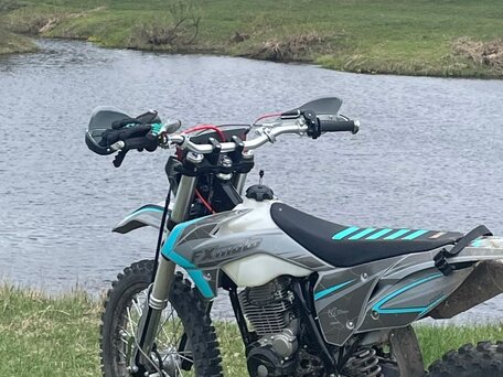 2025 FX moto YX300, серебристый, 140000 рублей, вид 4