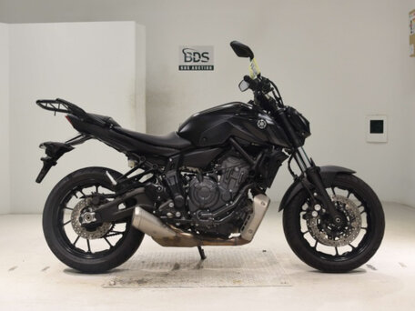 2023 Yamaha MT-07 (FZ-07), чёрный, 680000 рублей, вид 4
