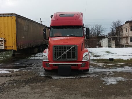 2005 Volvo VHD, красный, 2500000 рублей, вид 2