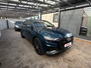 2020 Audi Q8 55 TFSI I (4M), синий, 4850000 рублей, вид 1