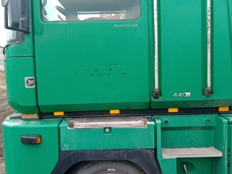 2006 Renault Magnum, зелёный, 2500000 рублей, вид 2