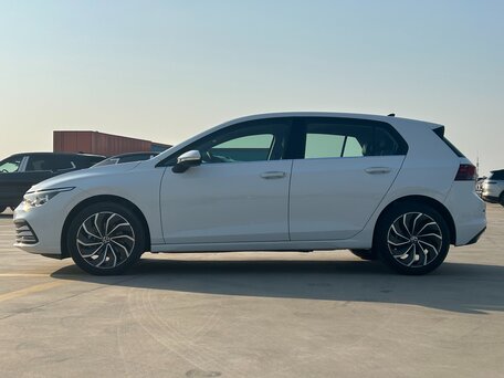 2022 Volkswagen Golf VIII, белый, 2046000 рублей, вид 2