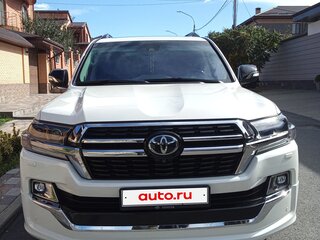 2019 Toyota Land Cruiser 200 Series Рестайлинг 2, белый, 6400000 рублей, вид 2