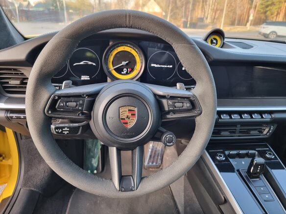 2021 Porsche 911 Carrera 4S VIII (992), жёлтый, 17000000 рублей - вид 15
