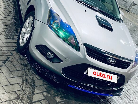 2009 Ford Focus II Рестайлинг, серебристый, 800000 рублей - вид 1