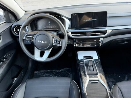 2026 Kia K3 II (China Market) Рестайлинг, белый, 1720000 рублей, вид 5