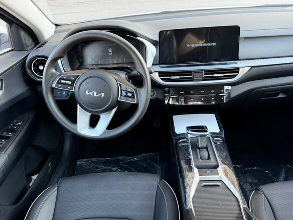 2026 Kia K3 II (China Market) Рестайлинг, белый, 1720000 рублей - вид 4
