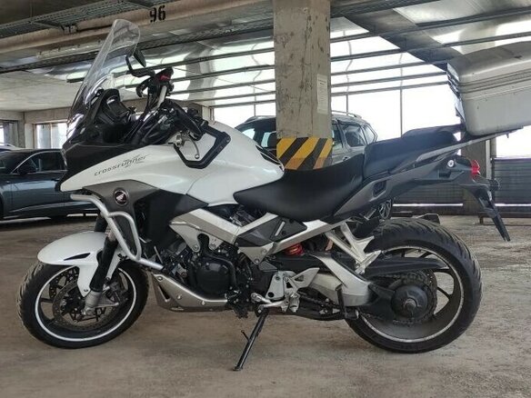 2015 Honda VFR 800X (Crossrunner), белый, 769000 рублей - вид 1