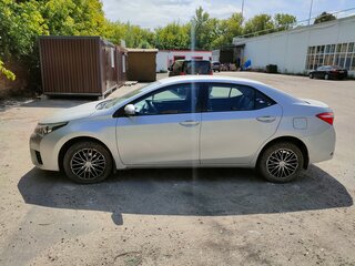 2014 Toyota Corolla XI (E160, E170, E180), серебристый, 1500000 рублей, вид 4