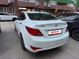 2014 Hyundai Solaris I Рестайлинг, белый, 1070000 рублей, вид 4