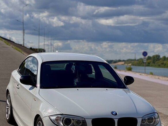 2012 BMW 1 серии 120d I (E82/E88) Рестайлинг 2, белый, 2499999 рублей - вид 3
