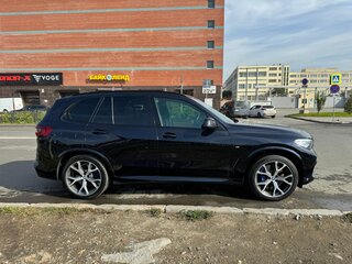 2019 BMW X5 30d IV (G05/G18), чёрный, 5750000 рублей, вид 4