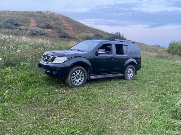 2011 Nissan Pathfinder III Рестайлинг, чёрный, 1350000 рублей - вид 2