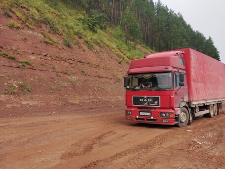 1997 MAN F 2000, красный, 1400000 рублей, вид 1