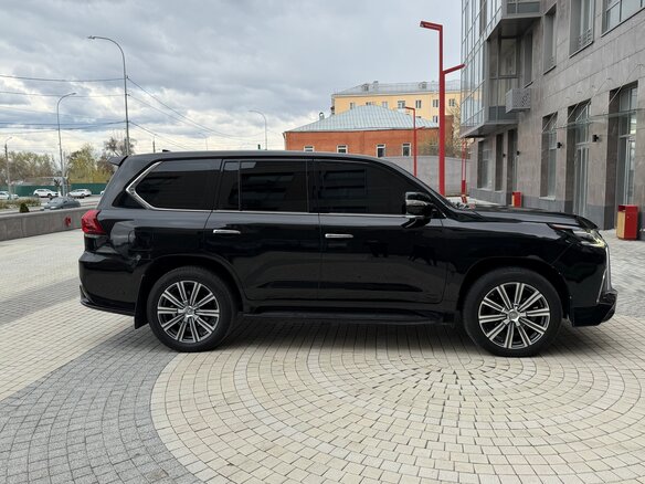 2017 Lexus LX 450d III Рестайлинг 2, чёрный, 7500000 рублей - вид 5