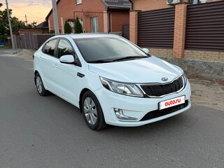 2012 Kia Rio 5-speed III, белый, 757000 рублей, вид 2