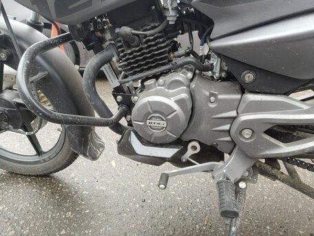 2021 Bajaj Pulsar NS 125, чёрный, 160000 рублей, вид 3