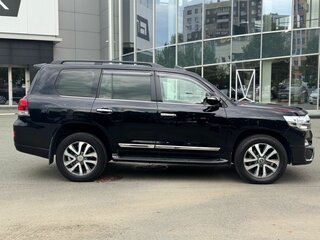 2016 Toyota Land Cruiser 200 Series Рестайлинг 2, чёрный, 4580000 рублей, вид 3