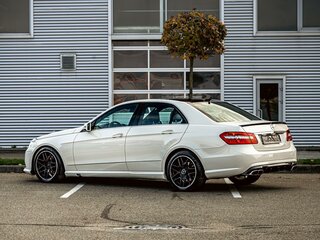 2011 Mercedes-Benz E-Класс 300 IV (W212, S212, C207), белый, 1455000 рублей, вид 4