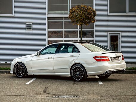 2011 Mercedes-Benz E-Класс 300 IV (W212, S212, C207), белый, 1455000 рублей, вид 4