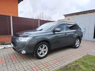 2014 Mitsubishi Outlander III Рестайлинг, серый, 1200000 рублей, вид 3