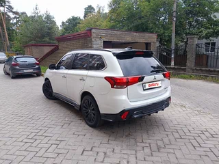 2022 Mitsubishi Outlander III Рестайлинг 3, белый, 3750000 рублей, вид 5
