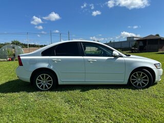 2012 Volvo S40 II Рестайлинг, белый, 900000 рублей, вид 3