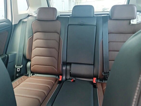 2021 Volkswagen Tiguan II Рестайлинг, белый - вид 8