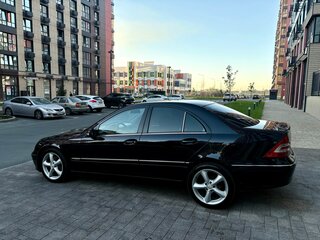 2006 Mercedes-Benz C-Класс 230 II (W203) Рестайлинг, чёрный, 870000 рублей, вид 4