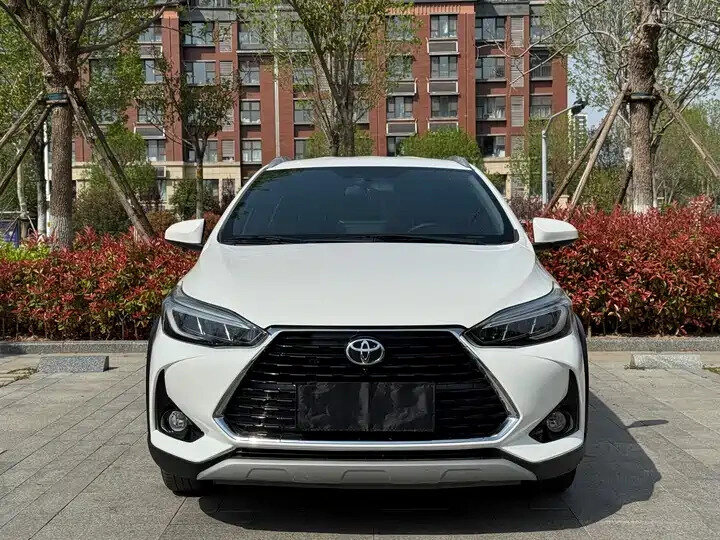 Открыть фотографии: Toyota Yaris IV