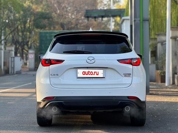 2023 Mazda CX-5 II Рестайлинг, белый, 2300000 рублей - вид 5