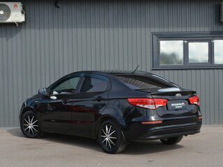 2016 Kia Rio III Рестайлинг, чёрный, 719999 рублей, вид 4