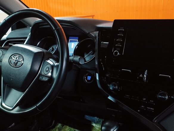 2021 Toyota Camry VIII (XV70) Рестайлинг, белый, 3350000 рублей - вид 13