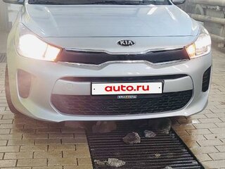 2020 Kia Rio IV Рестайлинг, серебристый, 1230000 рублей, вид 1