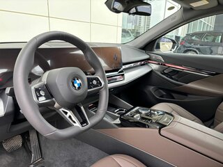 2025 BMW 5 серии Long 530Li VIII (G60/G61/G68), чёрный, 8490000 рублей, вид 3
