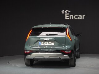 2022 Kia Niro II, зелёный, 2450000 рублей, вид 4
