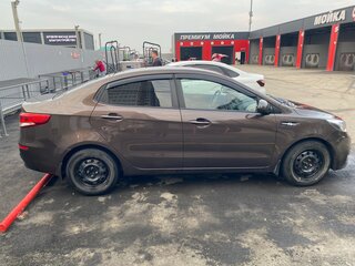 2016 Kia Rio III Рестайлинг, коричневый, 1020000 рублей, вид 3