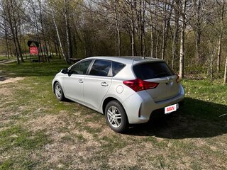 2014 Toyota Auris II, серый, 980000 рублей, вид 4