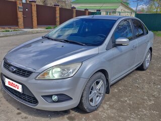 2011 Ford Focus II Рестайлинг, серебристый, 530000 рублей, вид 1